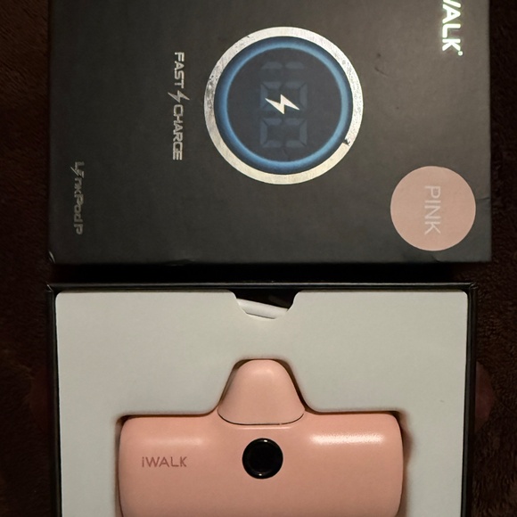 iWALK portable charger - PINK-Lightning connector- NEW - Picture 3 of 6